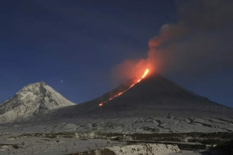 Megaterremoto 8.8 desata la furia del volcán Klyuchevskoy