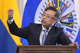 Presidente Petro mantiene el 23,7 % del aumento al salario mínimo y lo remite al tribunal