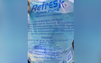 Invima alerta sobre agua embotellada con registro sanitario falso y recomienda no consumirla
